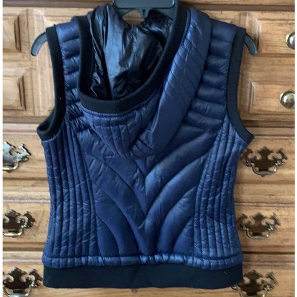 Bernardo Goose Down Hooded Packable Puffer Vest - Picture 3 of 13